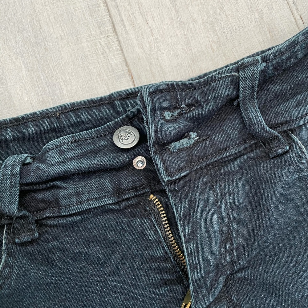 Cheap Monday Ripped Jeans - Picture 6 of 6